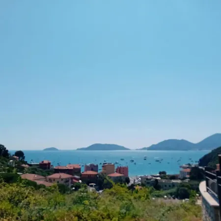 Comfortable With Sea View In Apartment